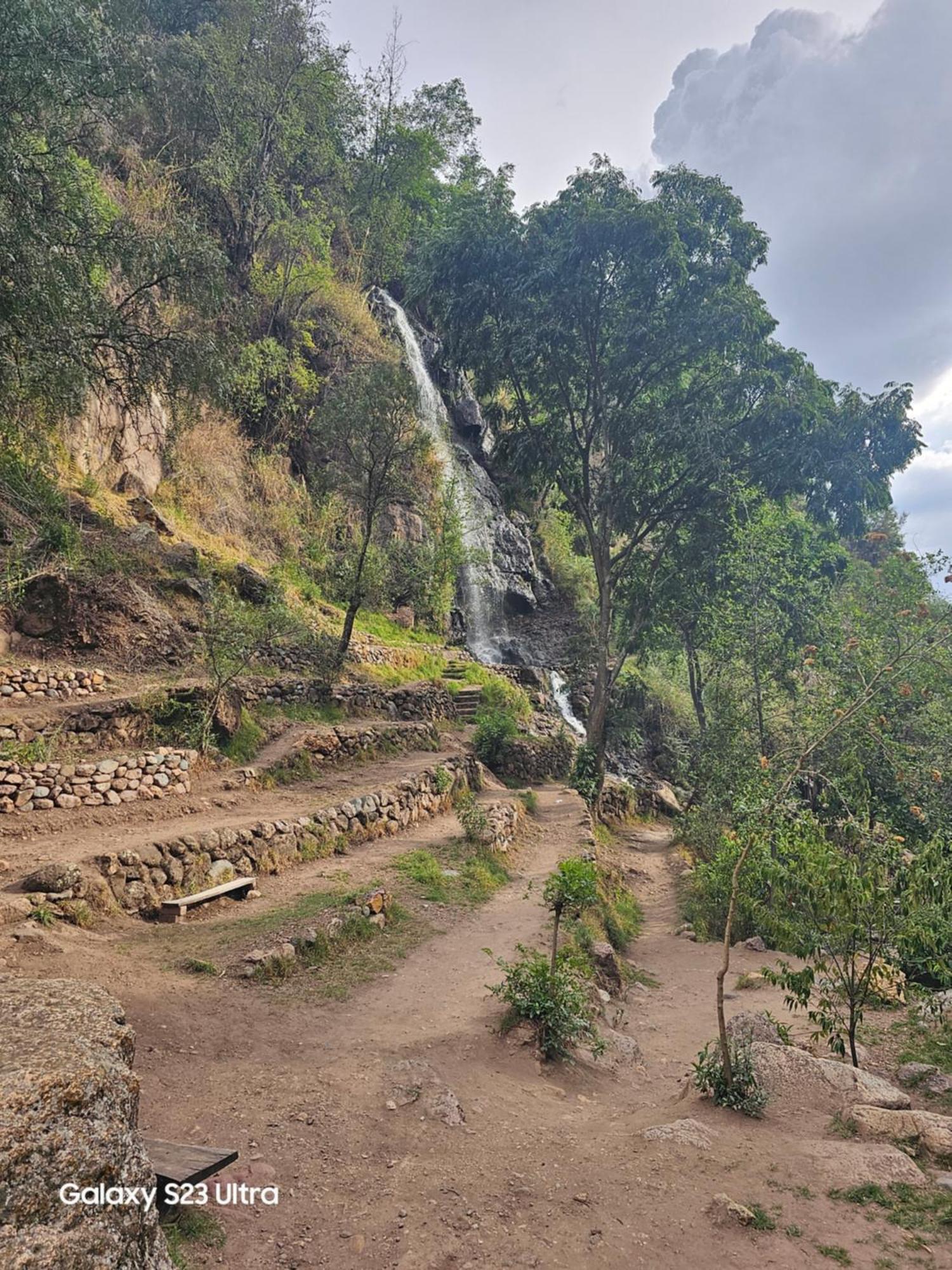 Su Majestad II Huanta Bagian luar foto